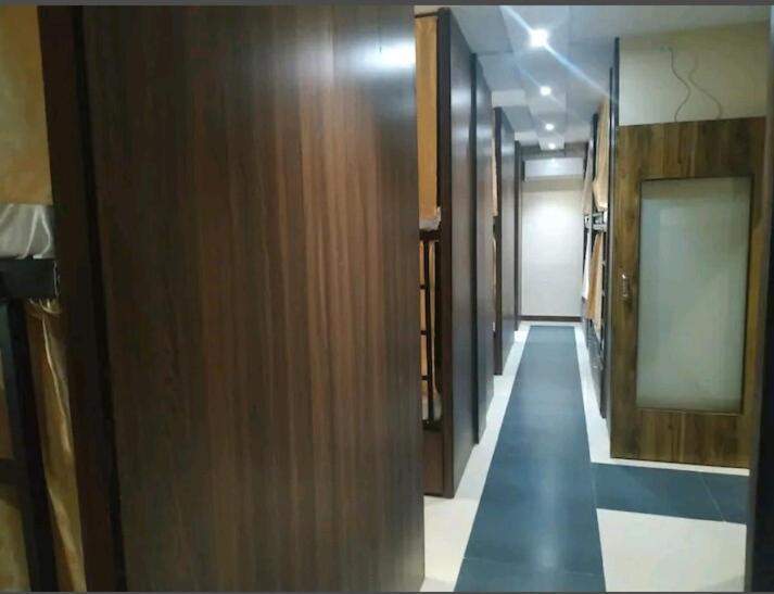 Almas Dormitory 24 Hours Aircondition 孟买 外观 照片